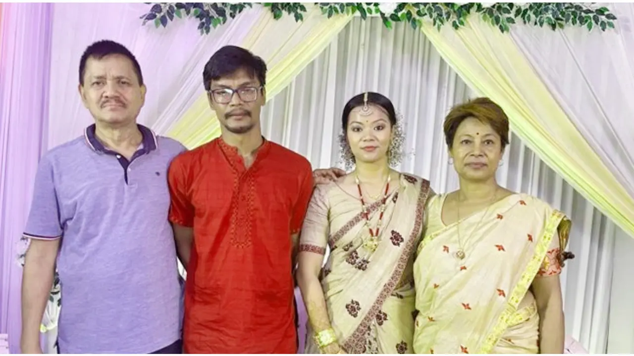 বাংলাদেশি তরুণকে বিয়ে করলেন উলফা নেতা অনুপ চেটিয়ার মেয়ে