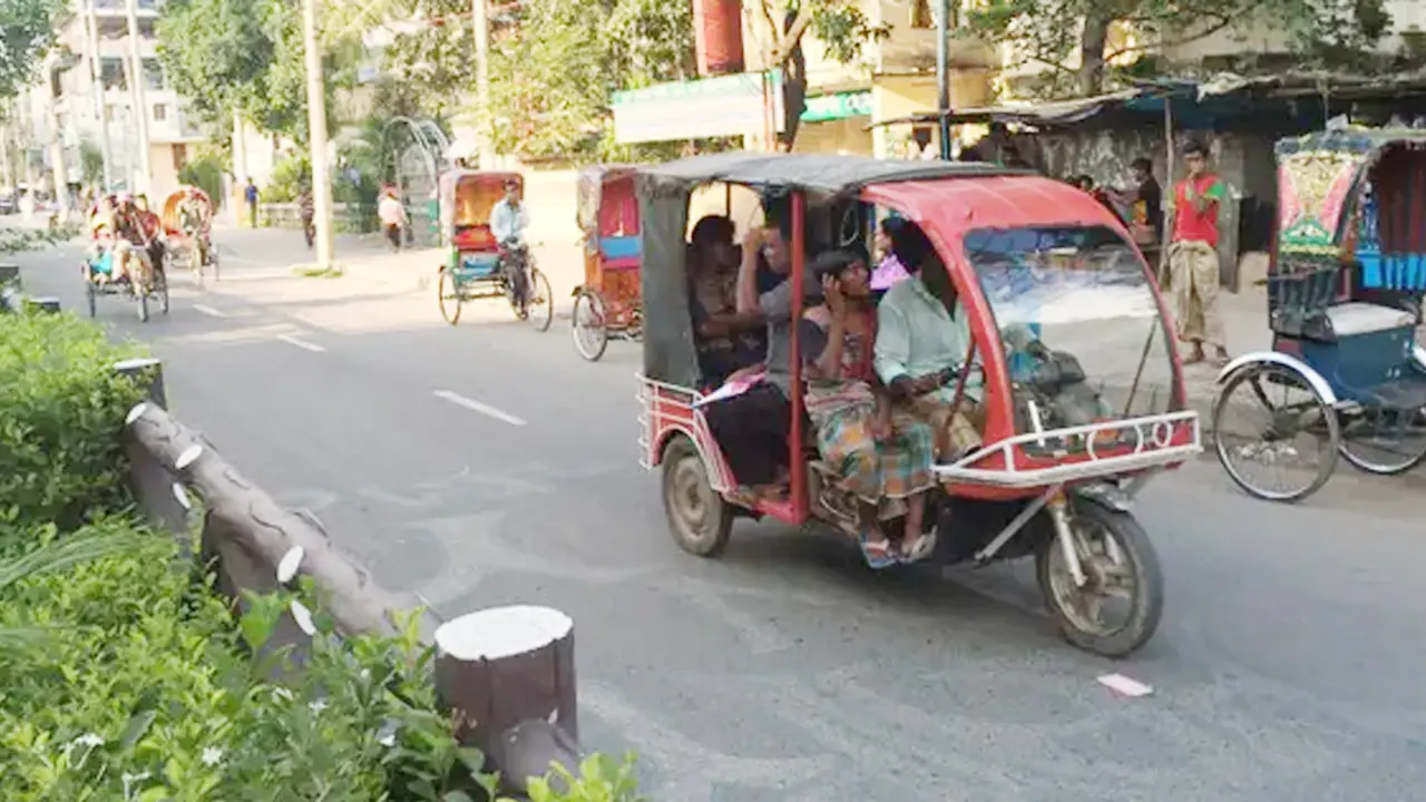বিএনপির সমাবেশের দিনে বরিশালে এবার থ্রি-হুইলার বন্ধের ঘোষণা