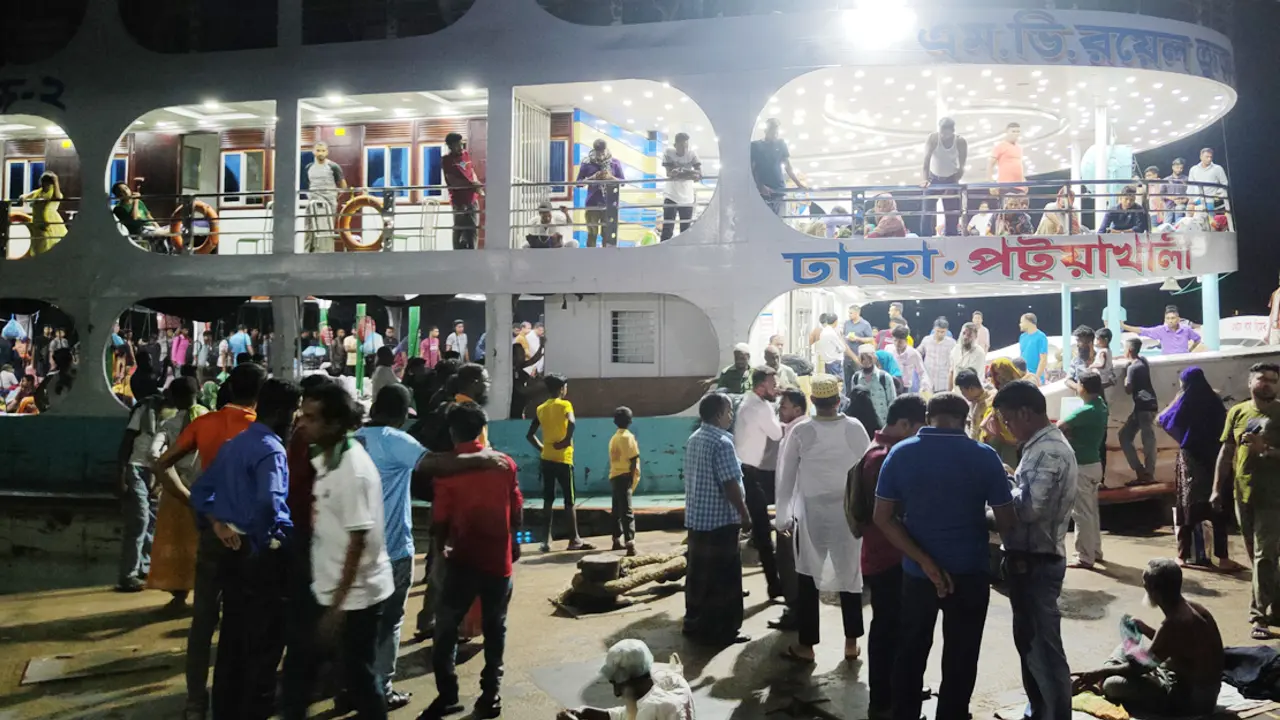 বরিশালে বন্ধ স্পিডবোট চলাচল, ঘোষণার অপেক্ষায় লঞ্চ