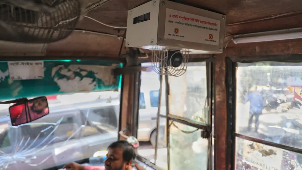 নারীর নিরাপত্তায় গণপরিবহনে সিসি ক্যামেরা স্থাপন