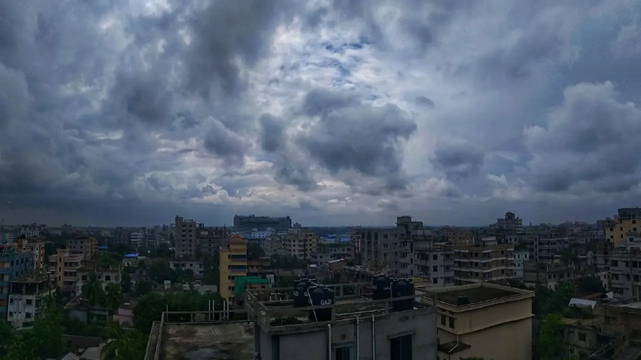 সারাদিন মেঘলা থাকবে ঢাকার আকাশ