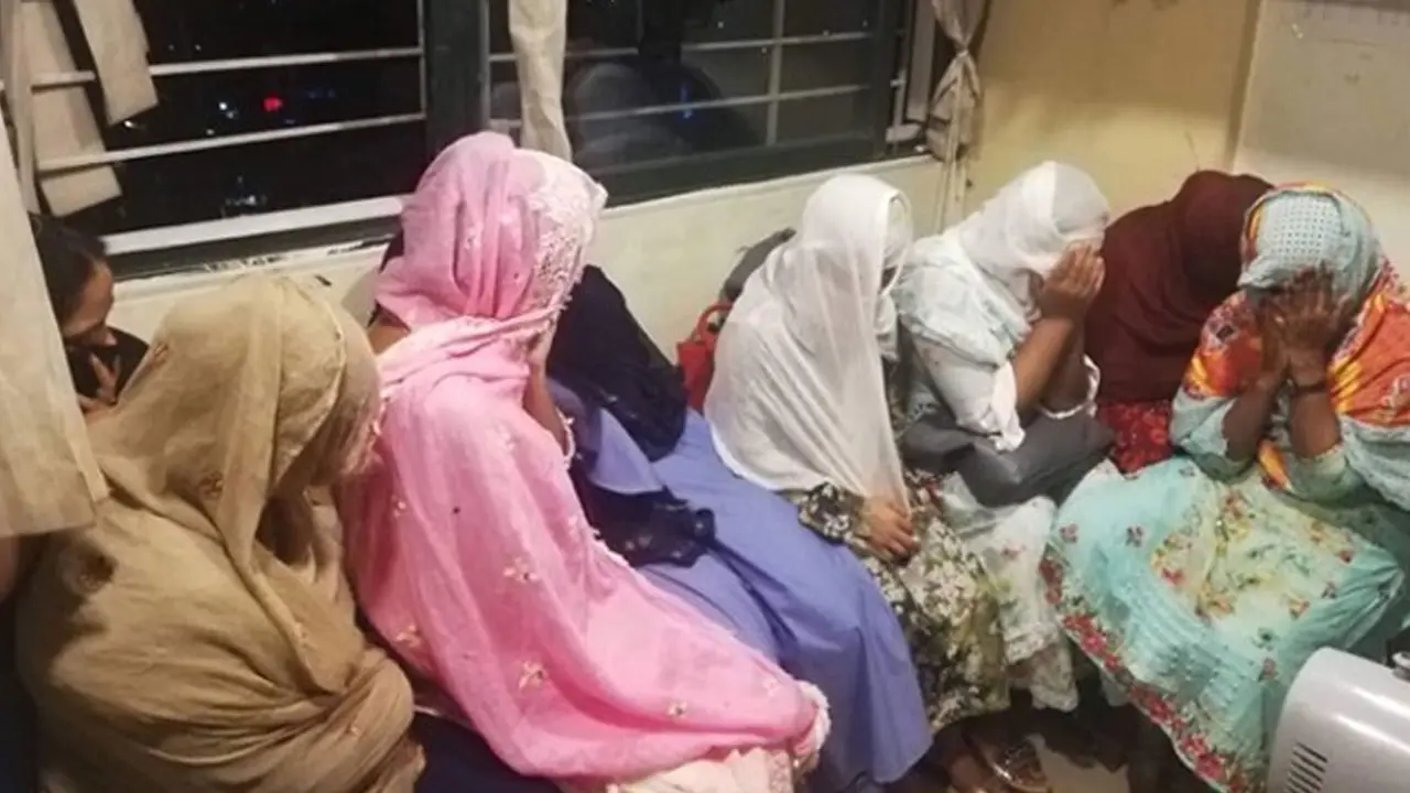 বারের পর এবার গুলশানের স্পা সেন্টারে অভিযান, আটক ২৫