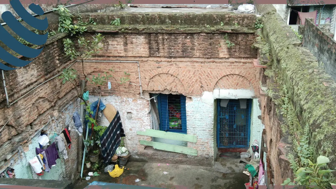 মৃত্যুকূপে দিন কাটান তারা