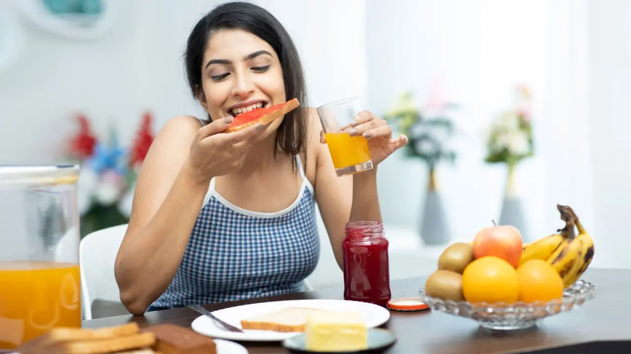 পানিশূন্যতা দূর করতে যেসব ফল খাবেন