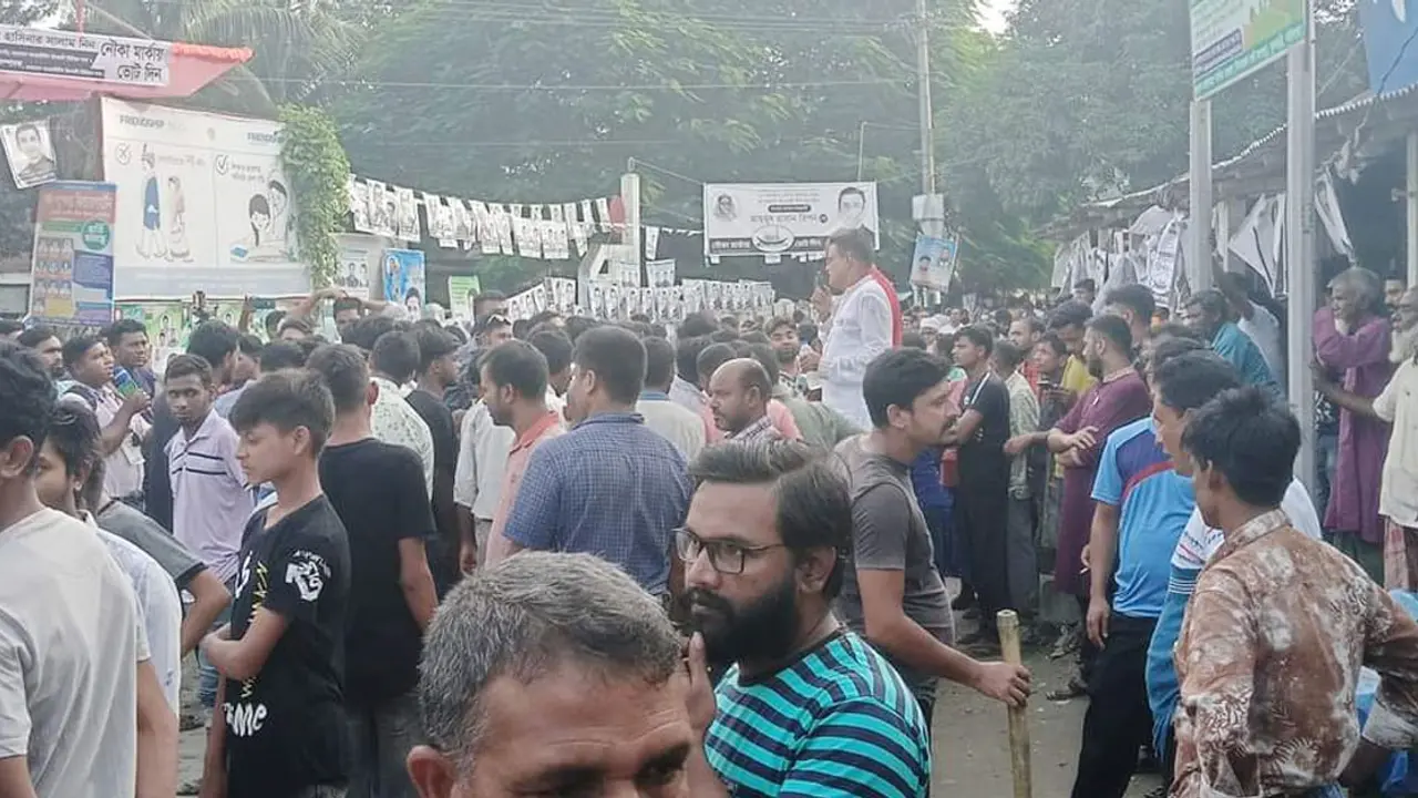 নির্বাচন বন্ধের প্রতিবাদে আ.লীগের বিক্ষোভ, সিইসির শাস্তি দাবি