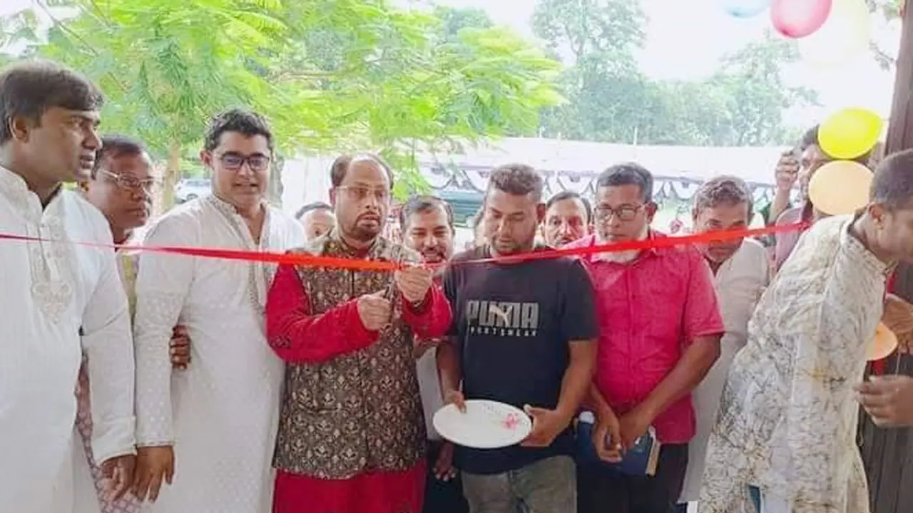 ‘বাল্যবিবাহ ঠেকাতে মেয়েদের নিয়মিত স্কুলে পাঠাতে হবে’