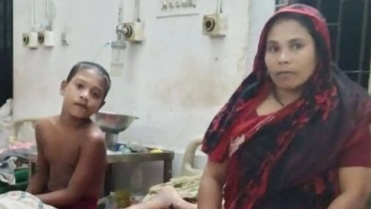 জাকাতের লুঙ্গি বিক্রি করে স্বামীর জন্য ওষুধ-খাবার কিনলেন রহিমা