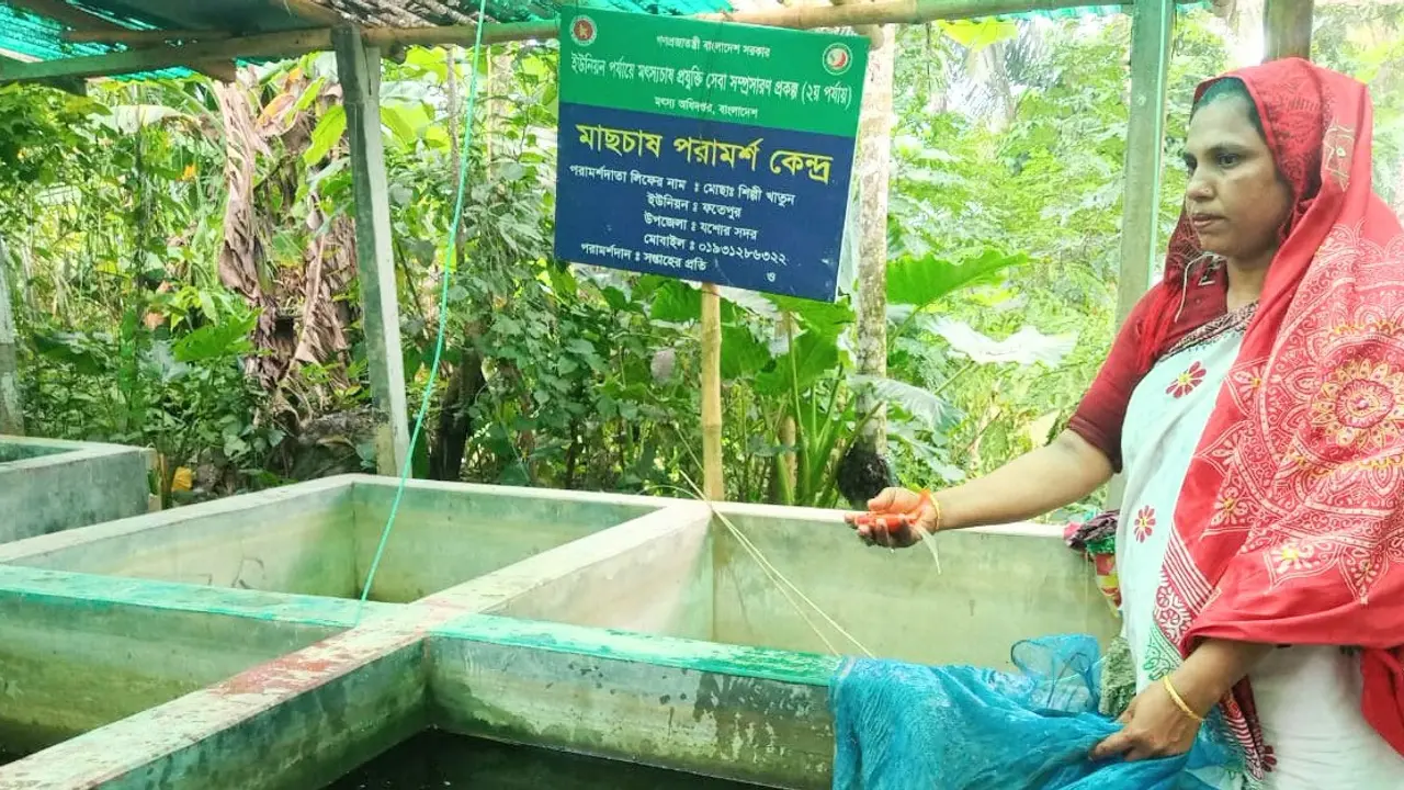 ১০ হাজার টাকা দিয়ে শুরু, শিল্পী এখন জেলার সফল মৎস্য চাষি
