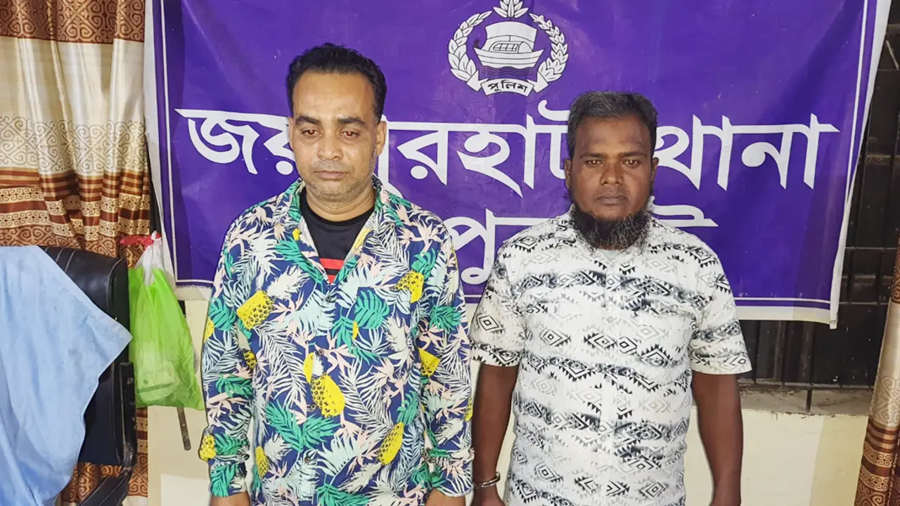 গরুবোঝাই ট্রাক থামিয়ে চাঁদা দাবি, গ্রেপ্তার ২