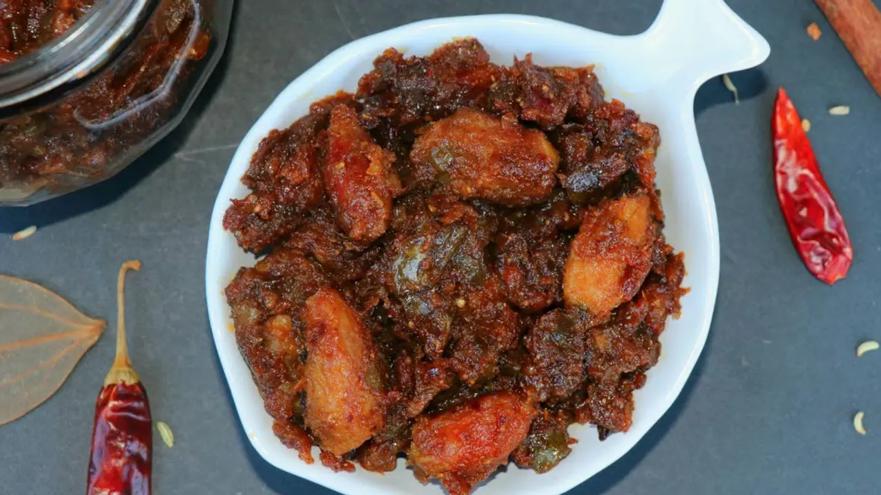 জলপাইয়ের ঝাল আচার তৈরির রেসিপি