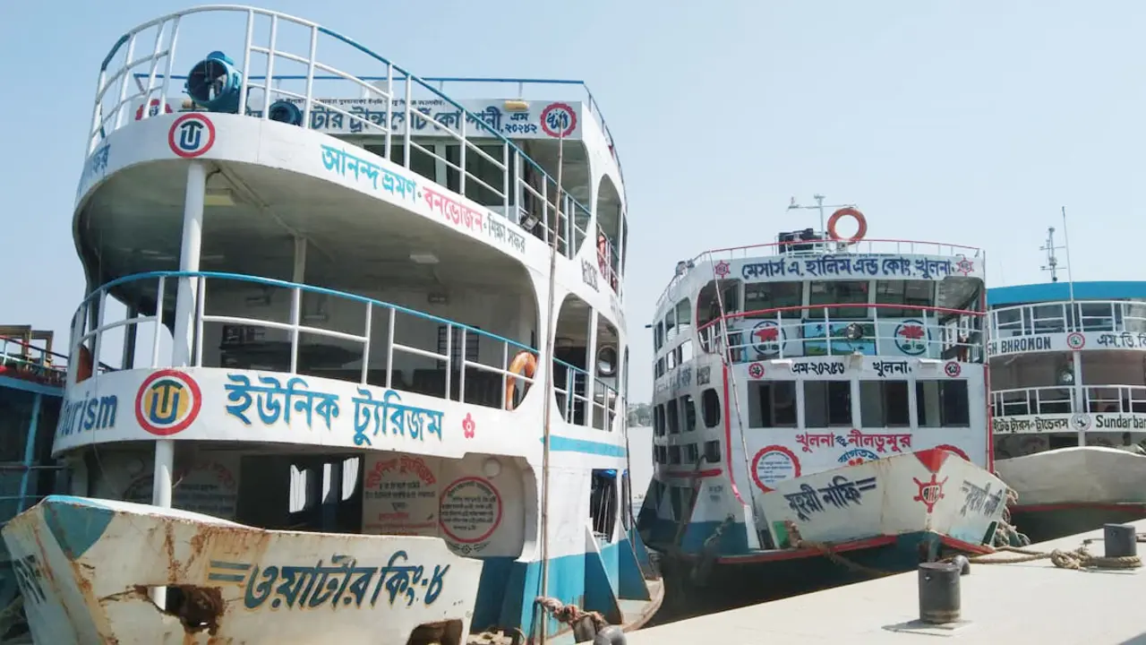 সারা দেশে নৌ চলাচল বন্ধের নির্দেশ