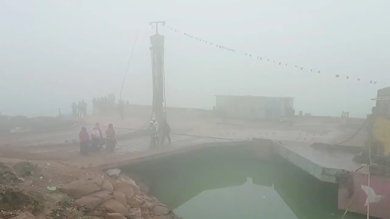 পাটুরিয়ায় ফেরি চলাচল বন্ধ
