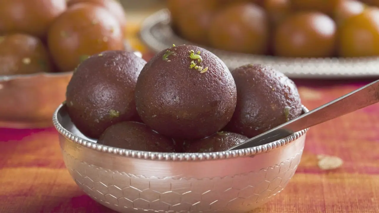 গুঁড়া দুধ দিয়ে গোলাপজাম তৈরির রেসিপি