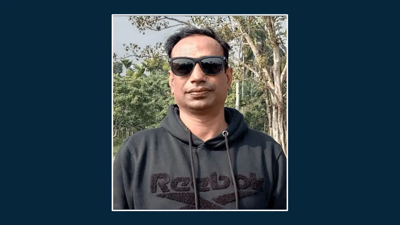 ছাত্রীকে নিয়ে প্রধান শিক্ষক উধাও