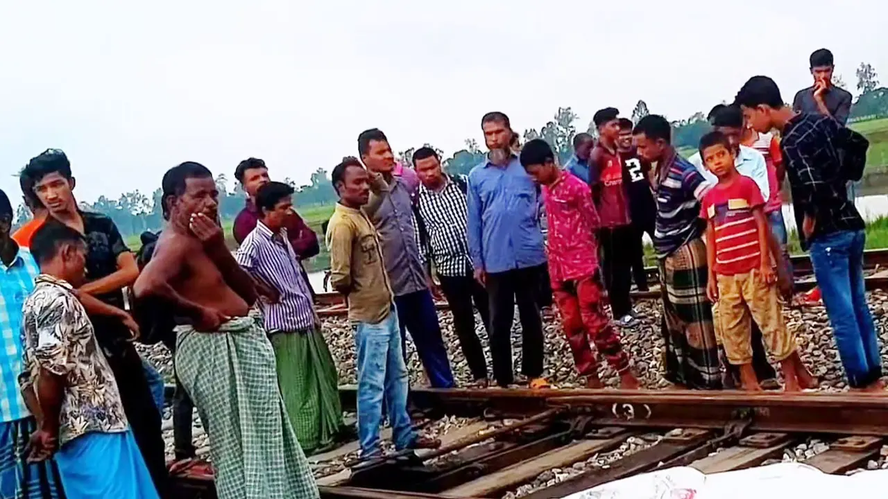 মিতালী এক্সপ্রেস ট্রেনে কাটা পড়ে প্রাণ গেল শ্রমিকের