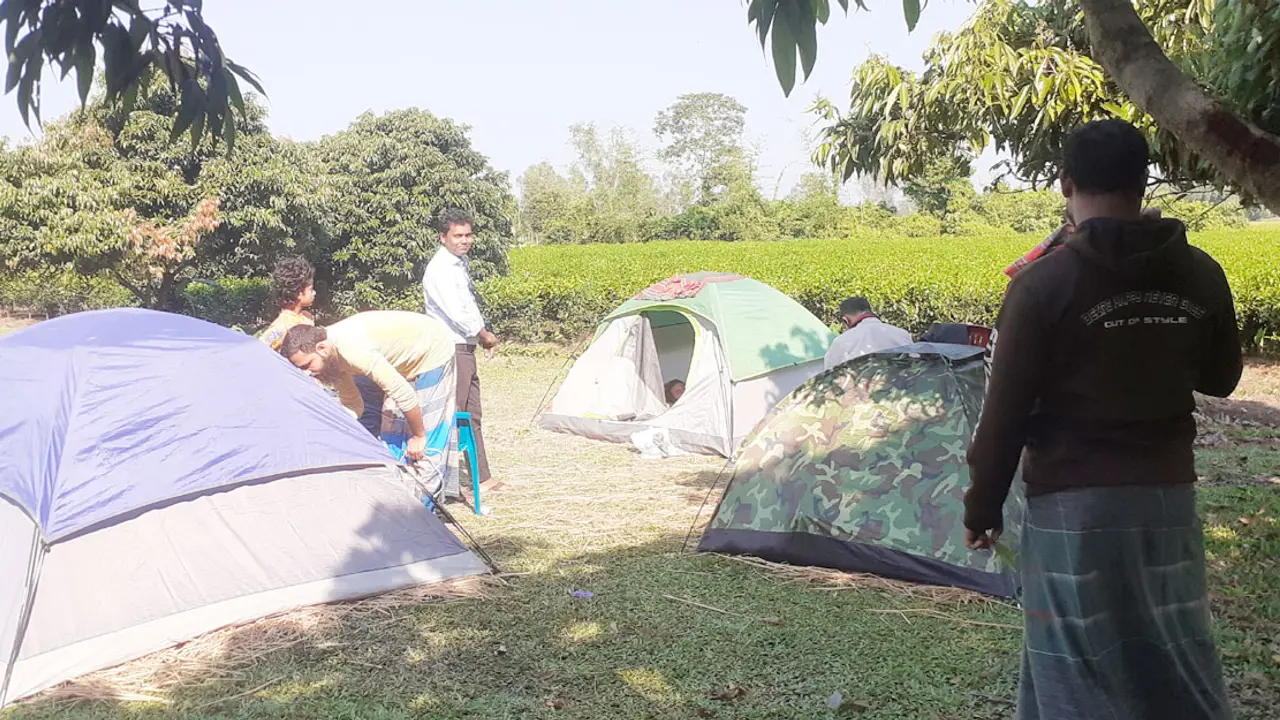হোটেলে মিলছে না রুম, তাঁবু টানিয়ে কাঞ্চনজঙ্ঘা দেখছেন পর্যটকরা