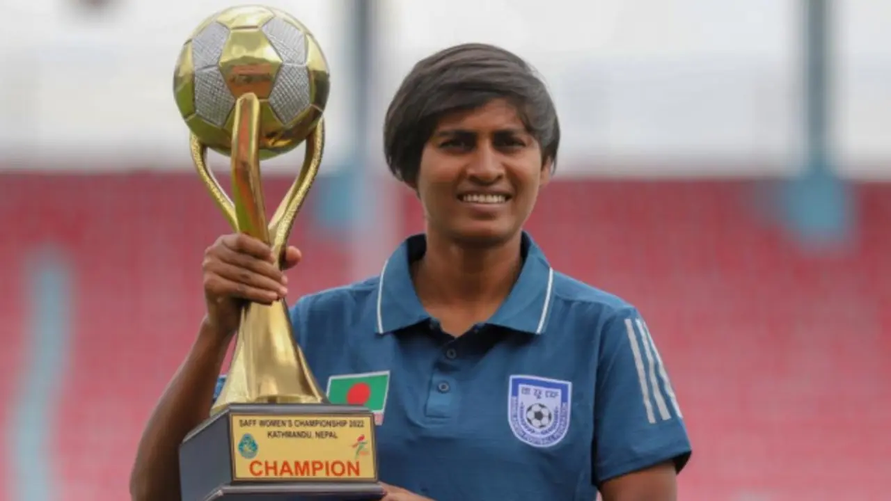 হ্যাটট্রিক করে দলকে ফাইনালে তুললেন সাবিনা
