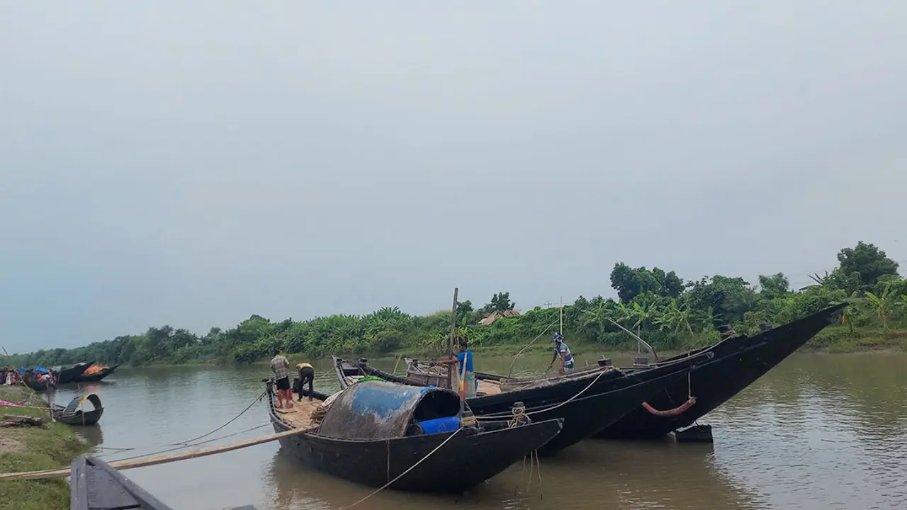 ঘূর্ণিঝড় সিত্রাং-এর প্রভাবে সাতক্ষীরায় বৃষ্টিপাত শুরু