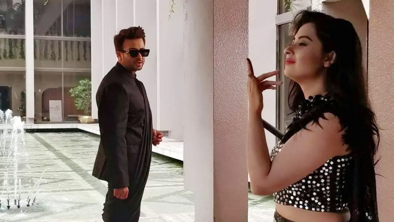 কঠোর নিরাপত্তায় শুটিংয়ে ফিরলেন শাকিব-বুবলী