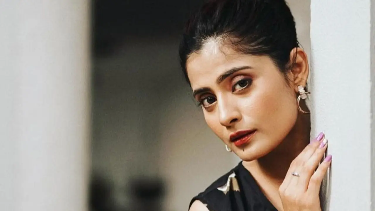 আরও এক অভিনেত্রীর রহস্যজনক মৃত্যু, মিলল সুইসাইড নোট