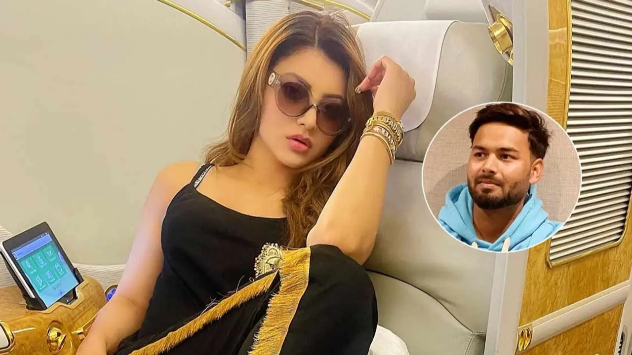 কার টানে বিশ্বকাপের দেশে উর্বশী?