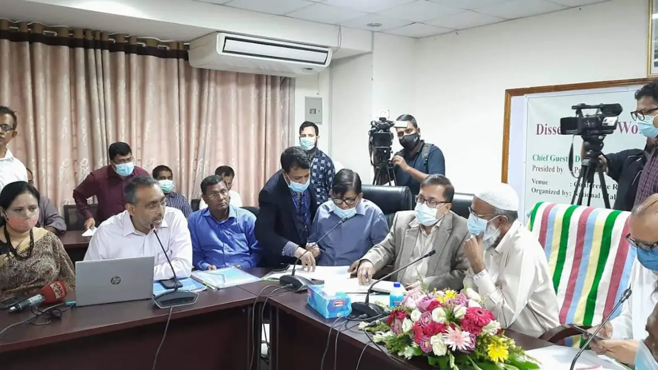 ডেঙ্গু নিয়ন্ত্রণ আমাদের কাজ নয় : স্বাস্থ্য সচিব