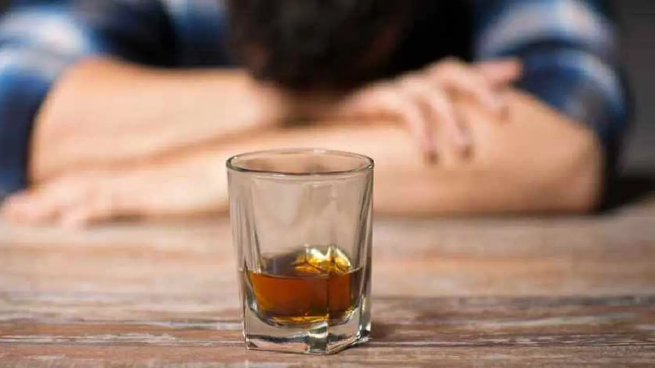 নেশায় আসক্ত হয়ে আত্মহত্যা করেছে ৮০ শতাংশ