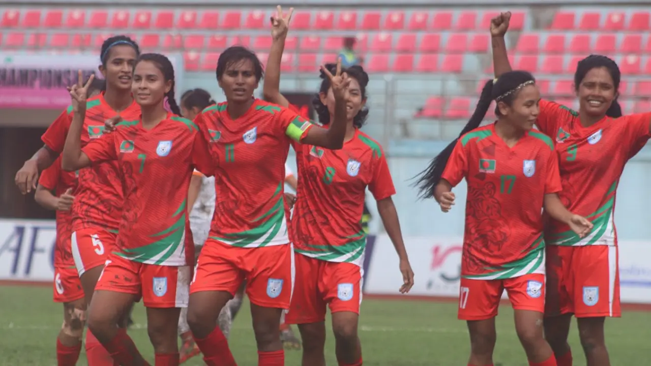 সাবিনার হ্যাটট্রিকে ভুটানকে ৮-০ গোলে হারিয়ে ফাইনালে বাংলাদেশ