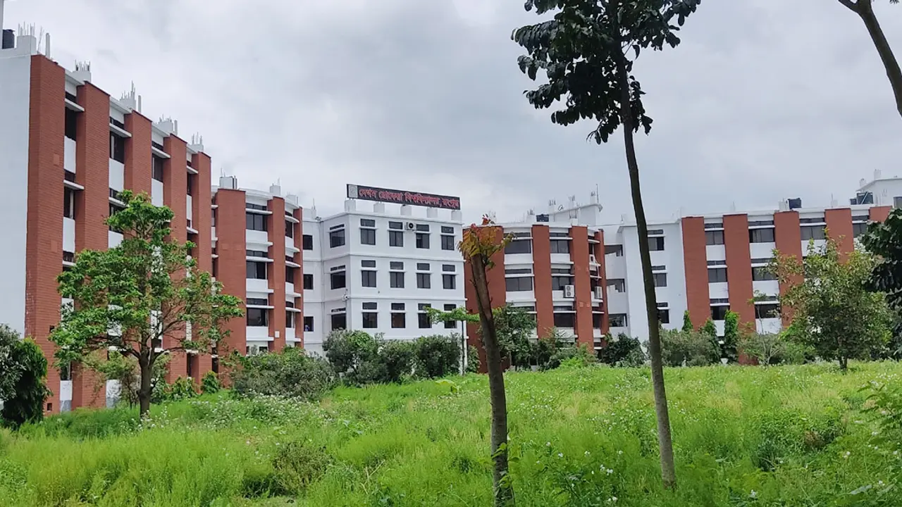 মেস থেকে বেরোবি শিক্ষার্থীর ঝুলন্ত মরদেহ উদ্ধার