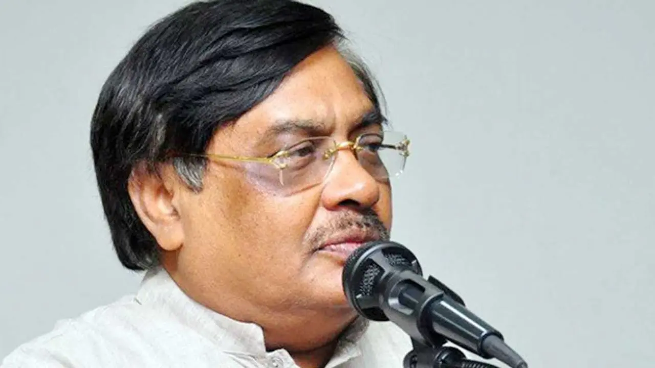 বিএনপির ভাইস চেয়ারম্যান বুলুর ওপর হামলা, ভেঙে গেছে স্ত্রীর হাত