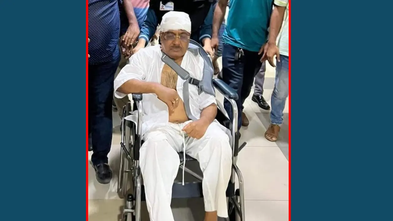 আহত বিএনপি নেতা বুলু হাসপাতালে ভর্তি