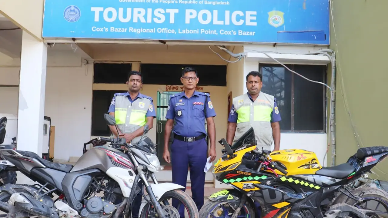 পুলিশ পরিচয়ে পর্যটক অপহরণ, দুই হোটেল কর্মচারী আটক