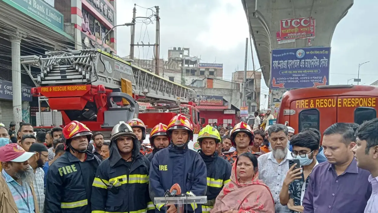 যাত্রাবাড়ীতে আগুনের সূত্রপাত ট্রান্সফরমার বিস্ফোরণে