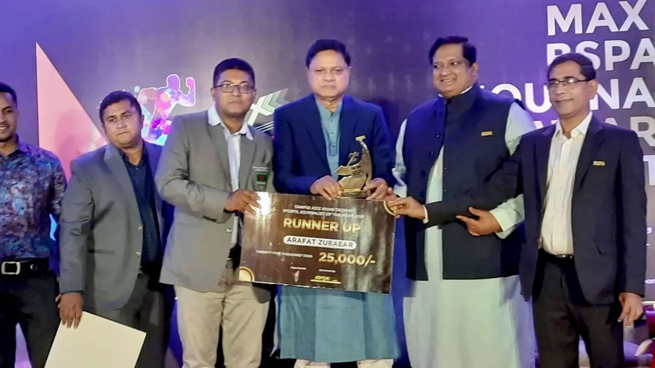 ঢাকা পোস্টের আরাফাত জোবায়ের জিতলেন বর্ষসেরার তিন পুরস্কার