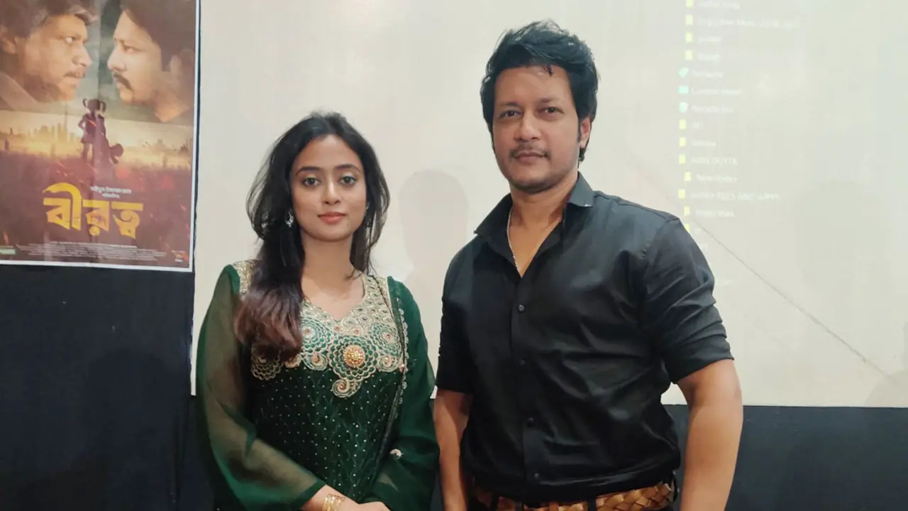 অভিষেকে ৩৩ সিনেমা হলে নায়িকা সালওয়া