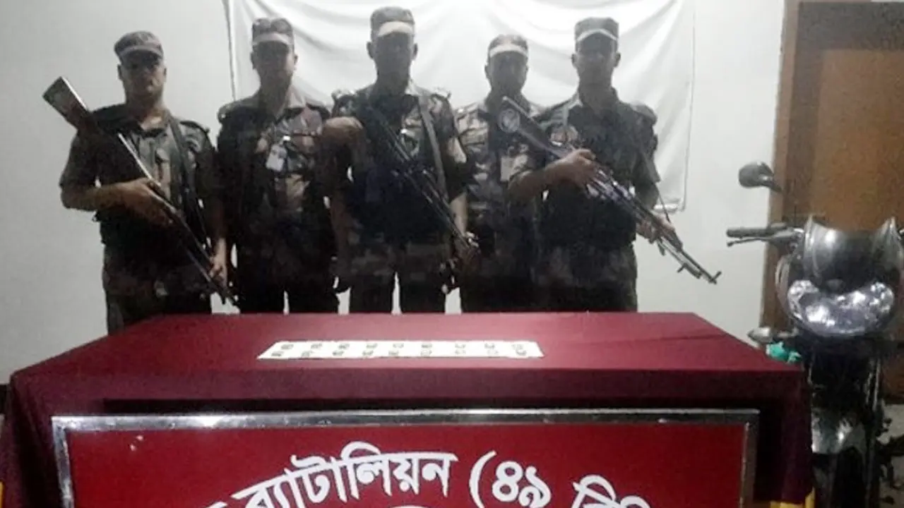 শার্শা সীমান্ত থেকে সাড়ে তিন কোটি টাকার স্বর্ণ উদ্ধার, আটক ৩
