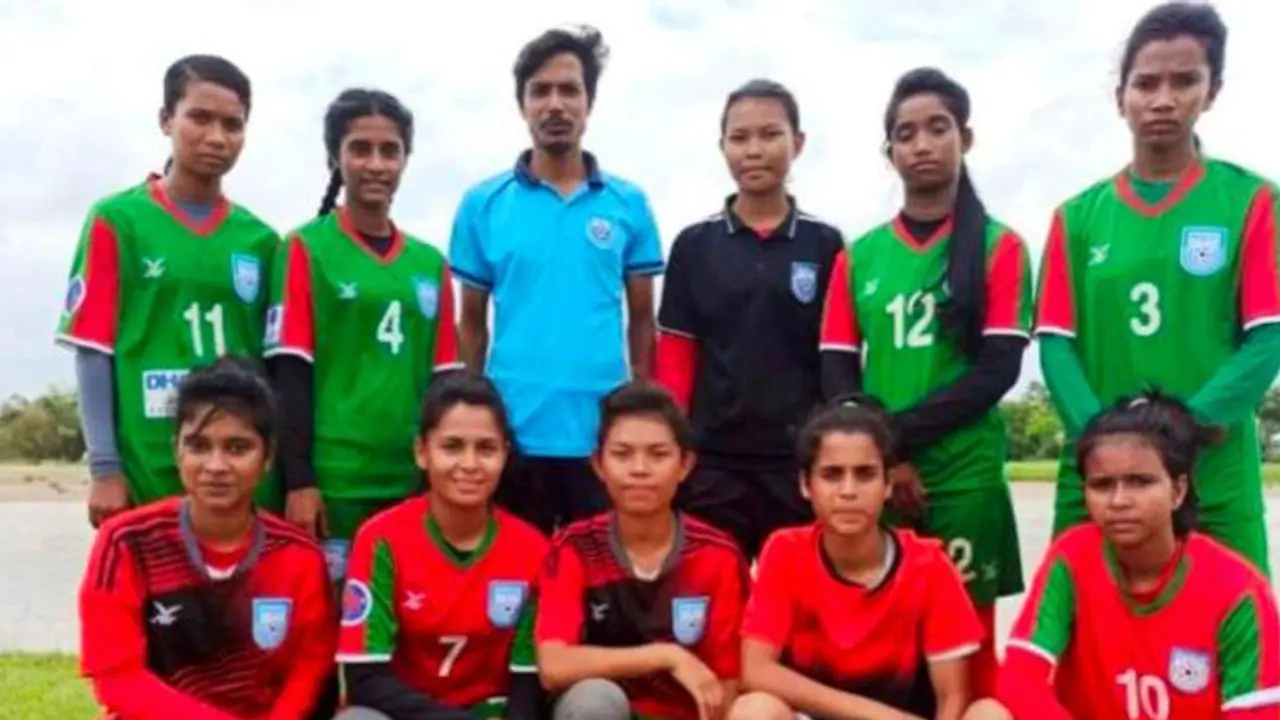 কলসিন্দুরের নারী ফুটবলারদের সাফল্যের পেছনের গল্প