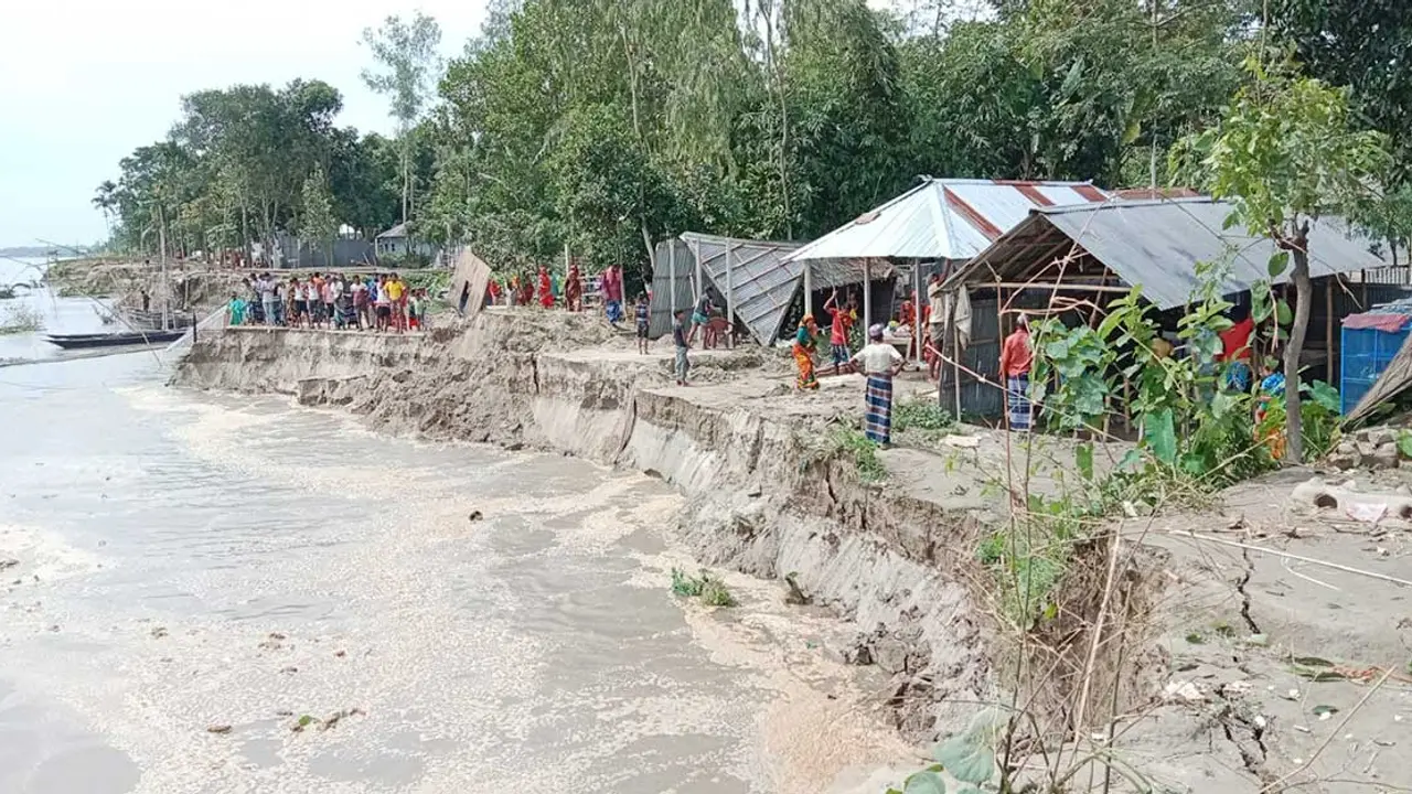 কুড়িগ্রামে নদী ভাঙনে একটি ইউনিয়নের তিন ভাগের দুই ভাগই বিলীন