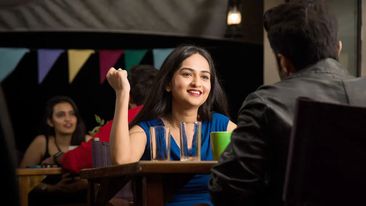 তিনিও কি আপনাকে পছন্দ করেন? বুঝবেন যেভাবে