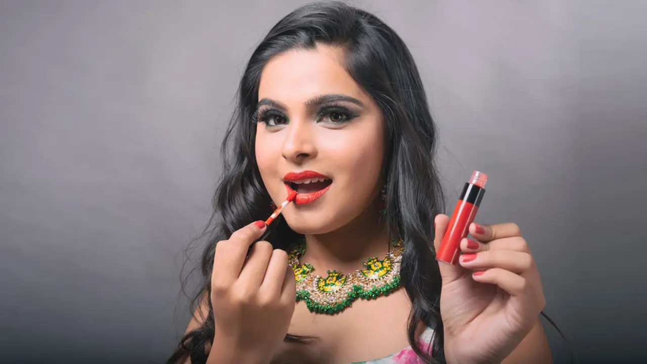 ৫ মিনিটে মেকআপ করার উপায়
