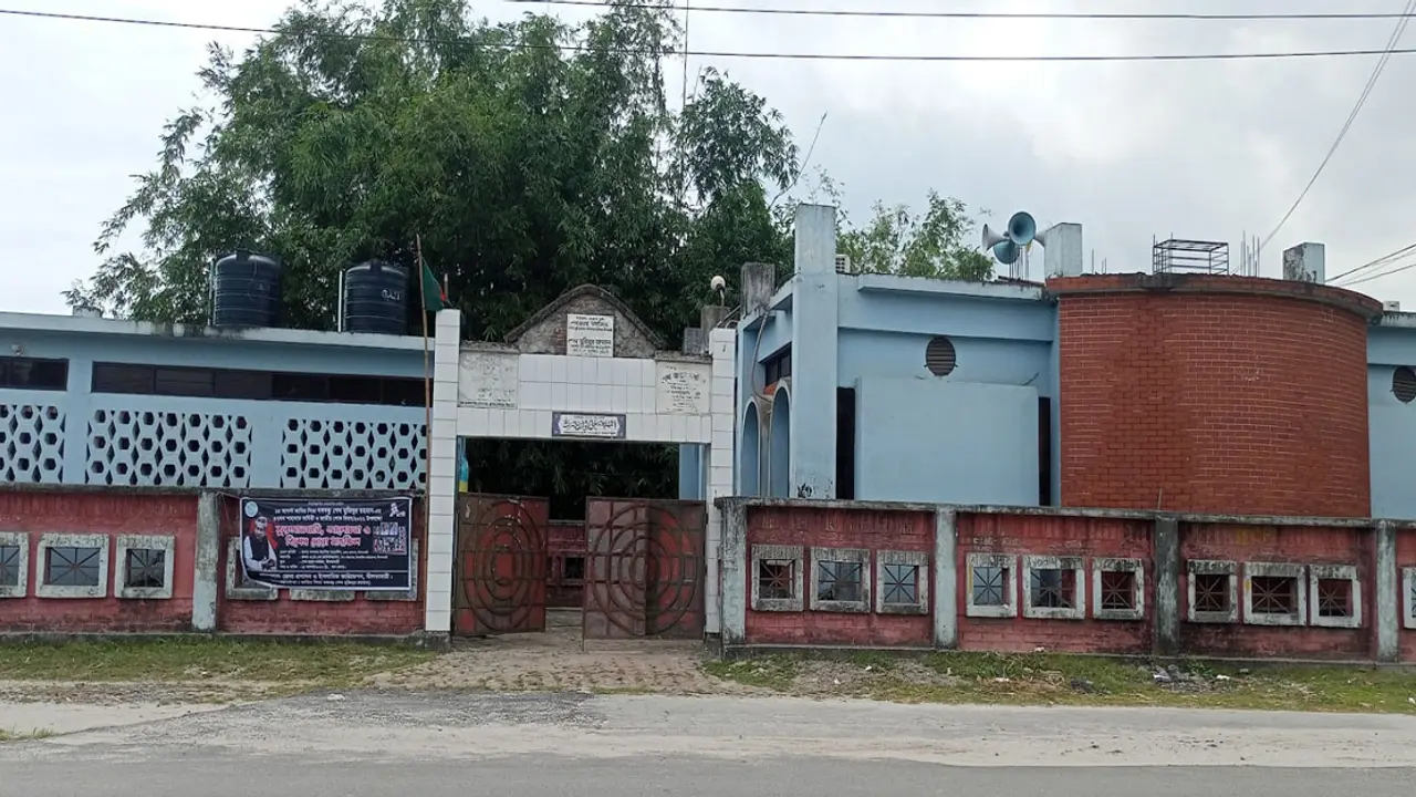 বঙ্গবন্ধুর অনুদানে নির্মিত হয়েছে যে মসজিদ