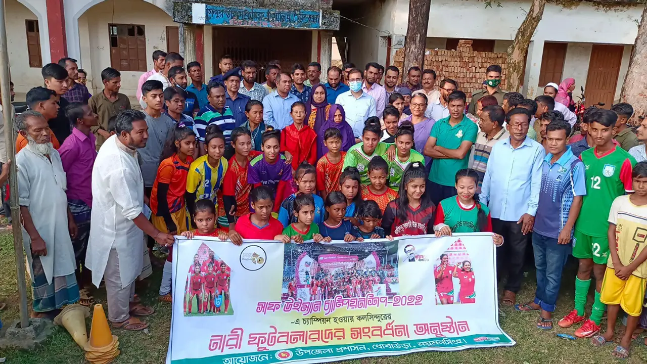 ৫০ হাজার করে পেল কলসিন্দুরের ৮ নারী ফুটবলারের পরিবার