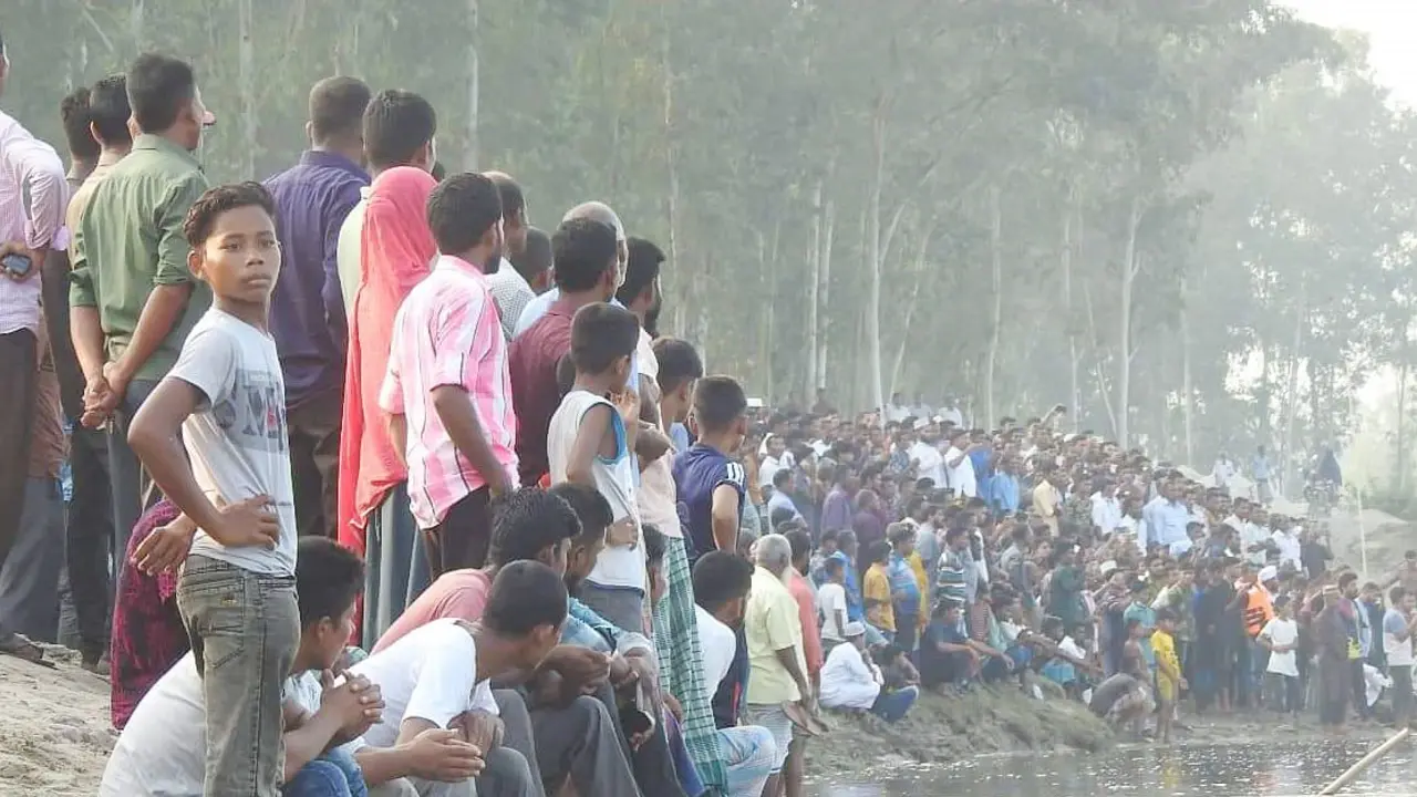 নিখোঁজ ৩ জনের মরদেহ পাওয়ার সম্ভাবনা খুবই ক্ষীণ : ফায়ার সার্ভিস