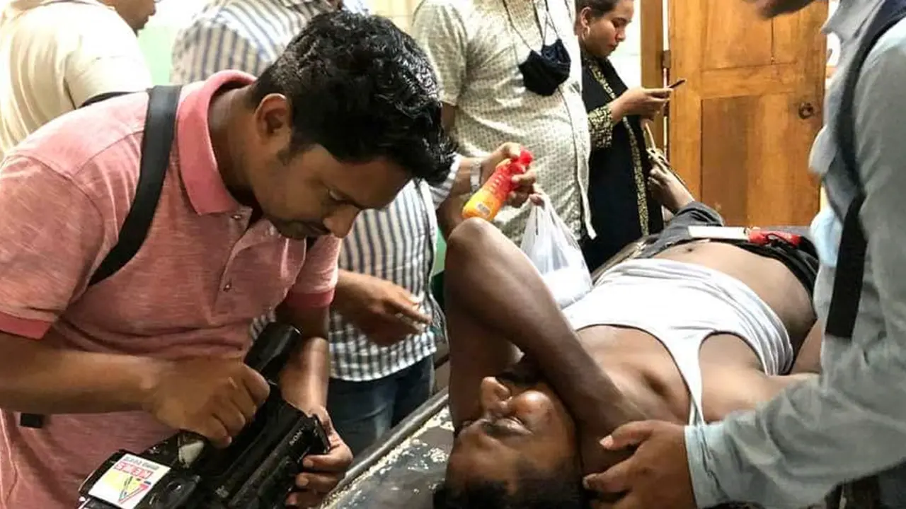 লাইভ চলাকালে সাংবাদিকের ওপর হামলা