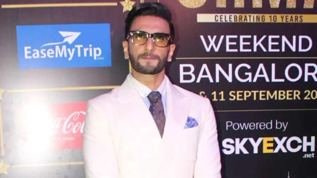 ভক্তের হাতে ‘চড়’ খেলেন রণবীর!