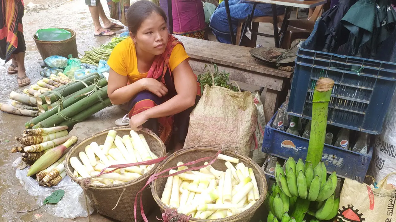 সুস্বাদু পাহাড়ি খাবার বাঁশ কোড়ল