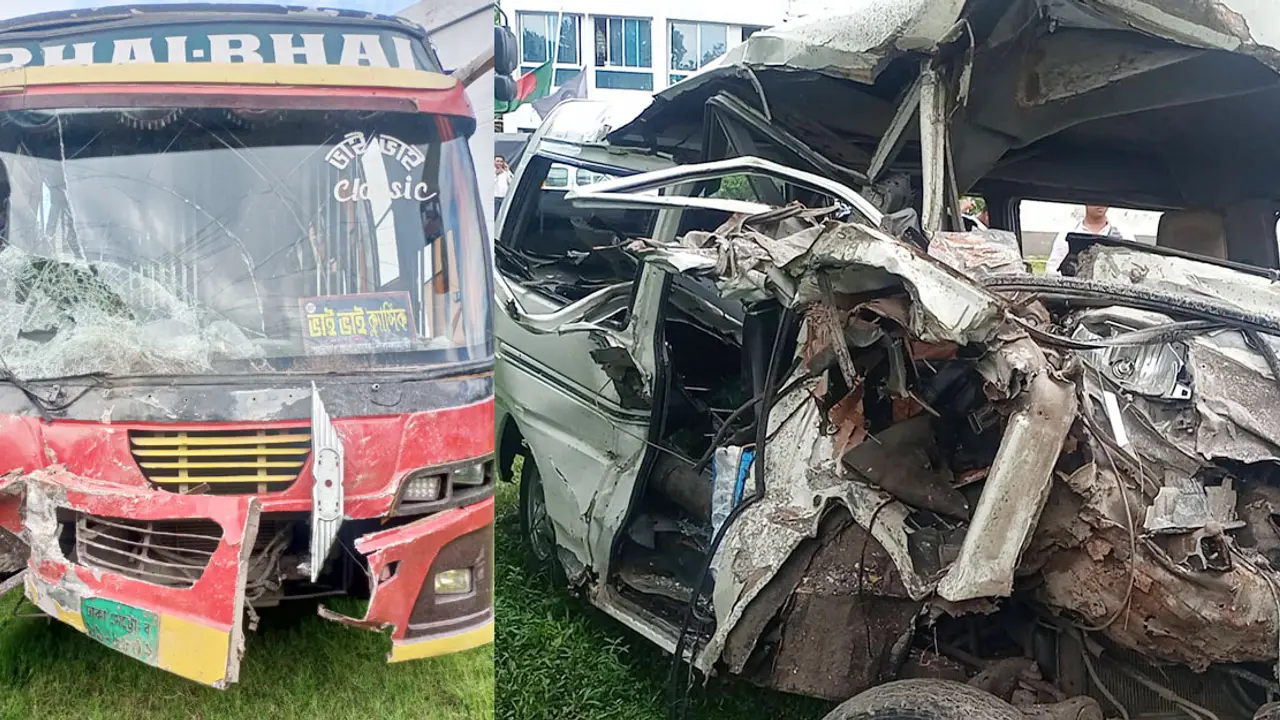 রংপুরে বাস-অ্যাম্বুলেন্স সংঘর্ষে নবজাতকসহ নিহত ৩