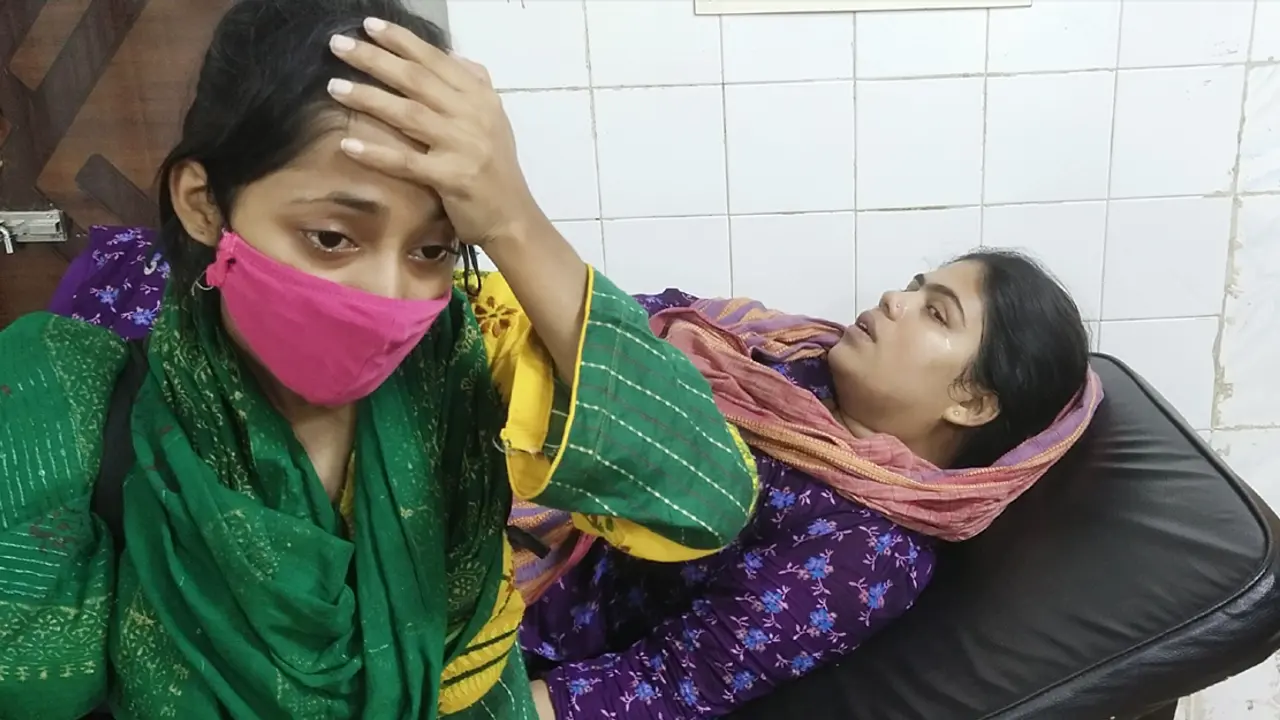 ইডেনে সংঘর্ষ : দুই ঘণ্টা অবরুদ্ধ থাকার পর ঢামেকে রাজিয়া