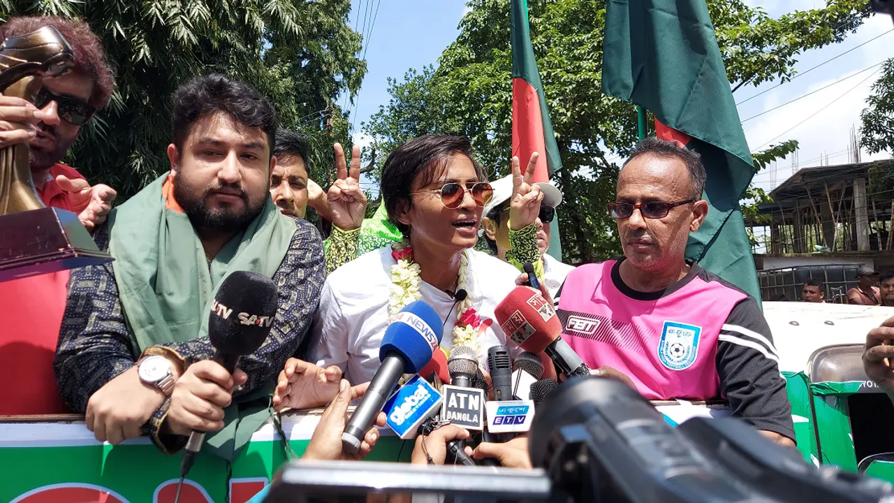 সাতক্ষীরায় পৌঁছে উষ্ণ সংবর্ধনা পেলেন সাফজয়ী সাবিনা