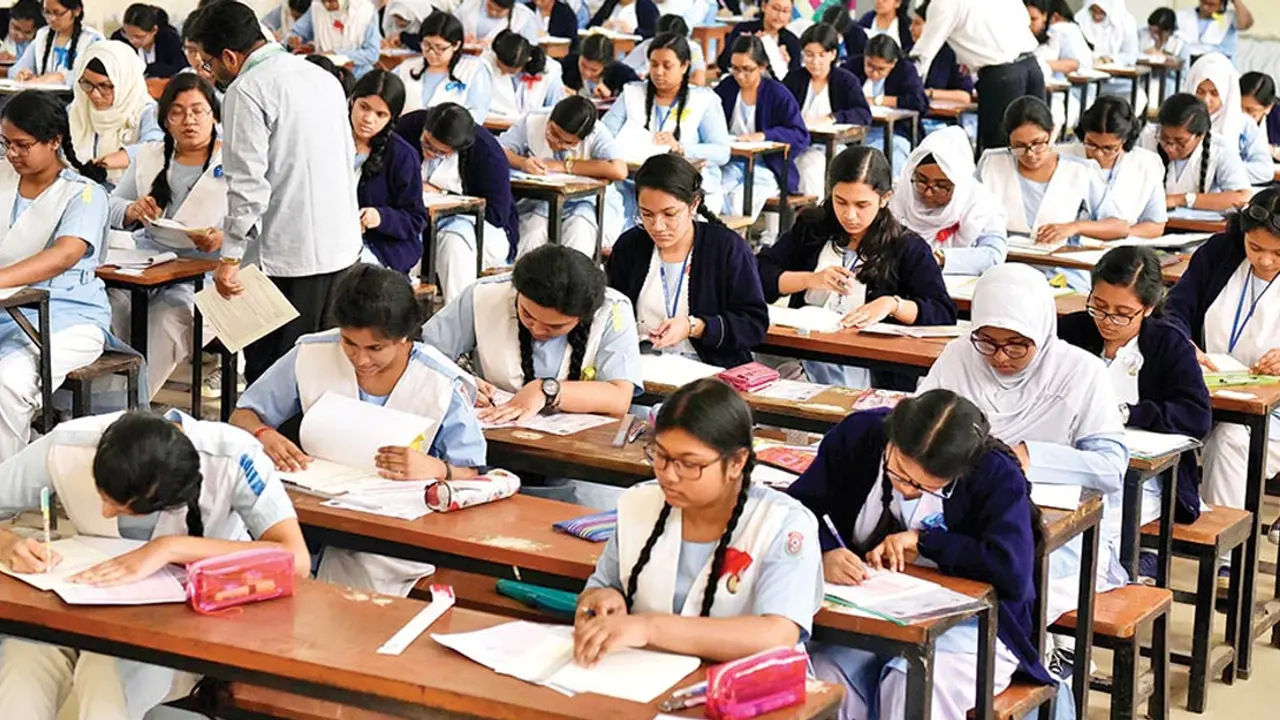 এসএসসি ও সমমানের পরীক্ষা শুরু আজ